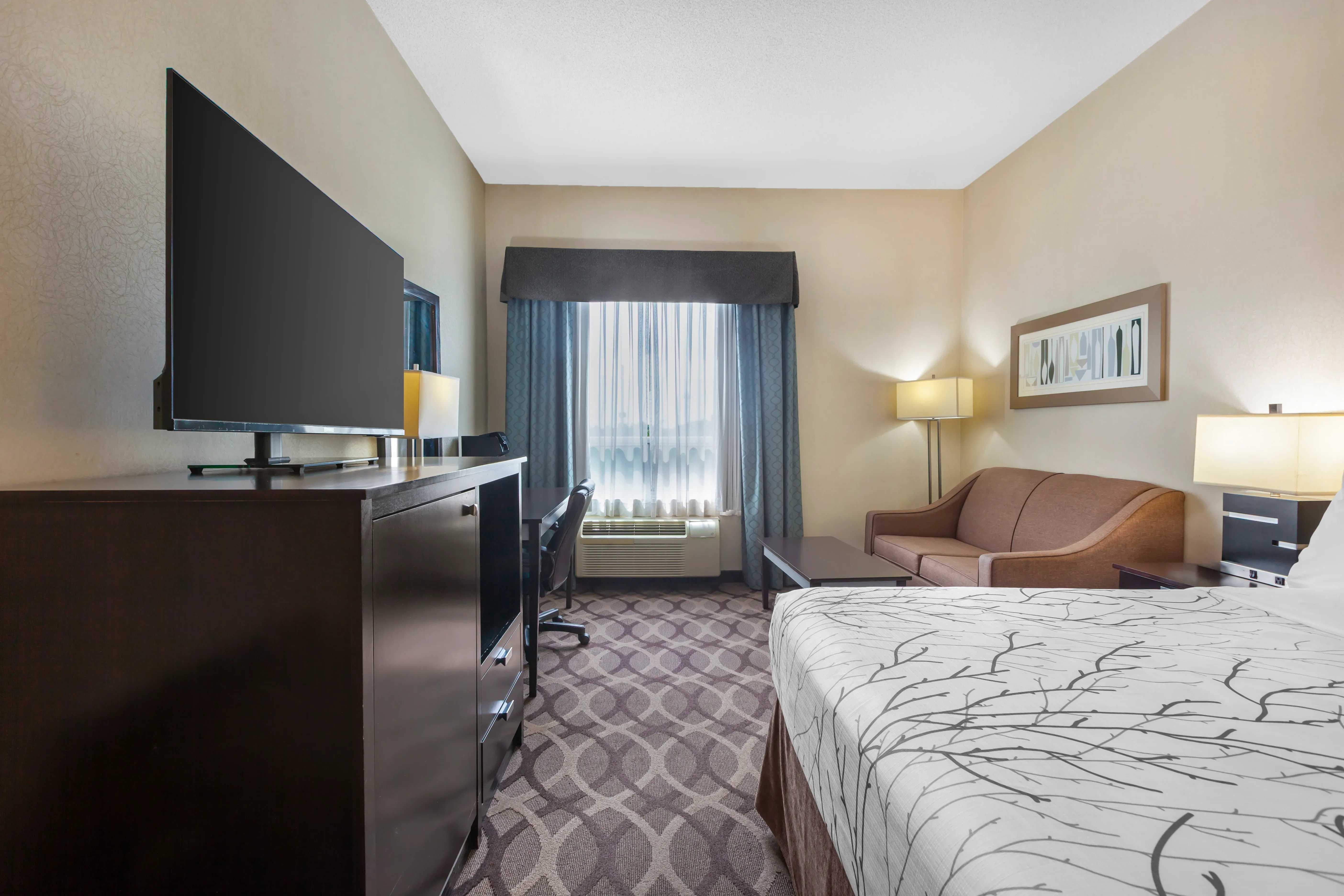 1 Queen Bed 2